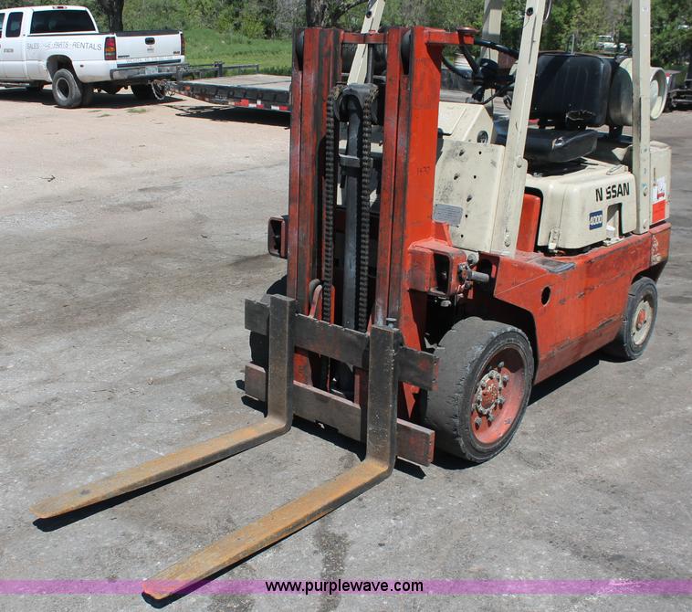 image for item H3595 Nissan 4000 forklift