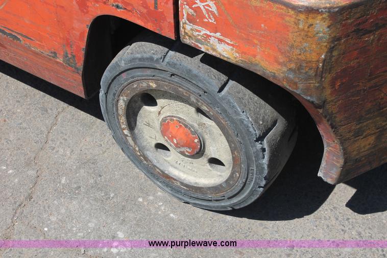 image for item H3595 Nissan 4000 forklift