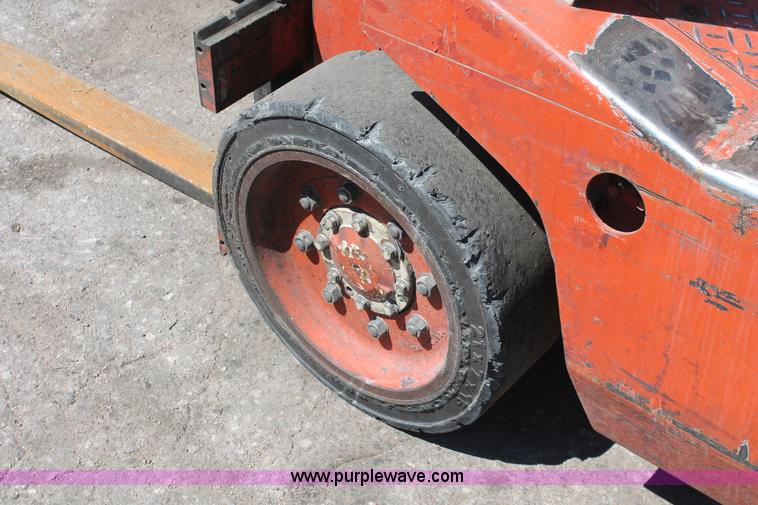 image for item H3595 Nissan 4000 forklift