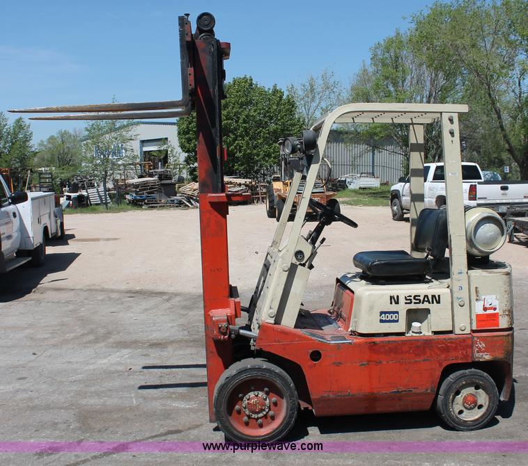 image for item H3595 Nissan 4000 forklift