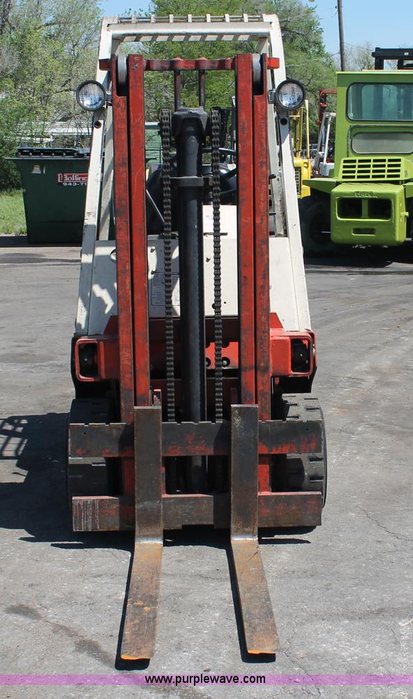 image for item H3596 Nissan Datsun 4000 forklift