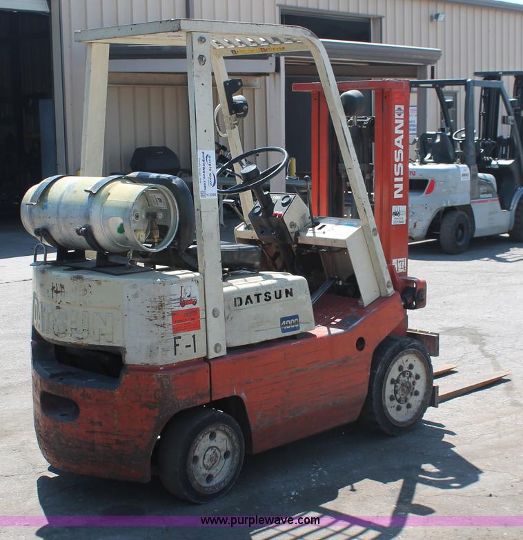 image for item H3596 Nissan Datsun 4000 forklift
