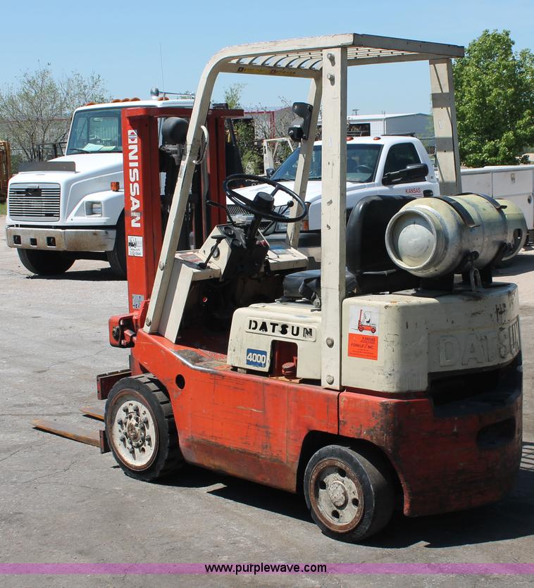 image for item H3596 Nissan Datsun 4000 forklift