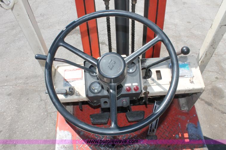 image for item H3596 Nissan Datsun 4000 forklift