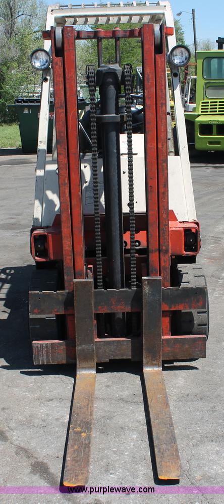 image for item H3596 Nissan Datsun 4000 forklift