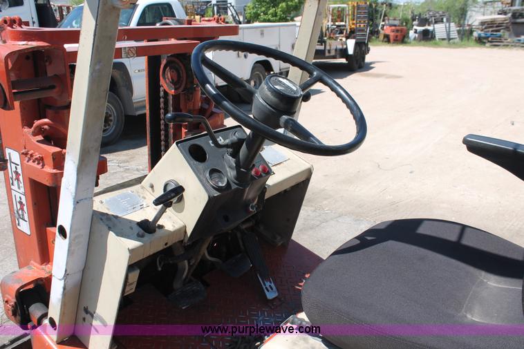 image for item H3597 Nissan Datsun 4000 forklift