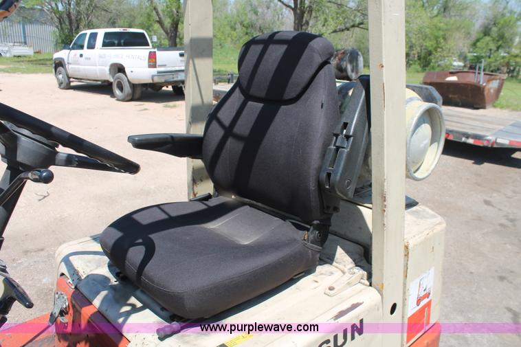 image for item H3597 Nissan Datsun 4000 forklift