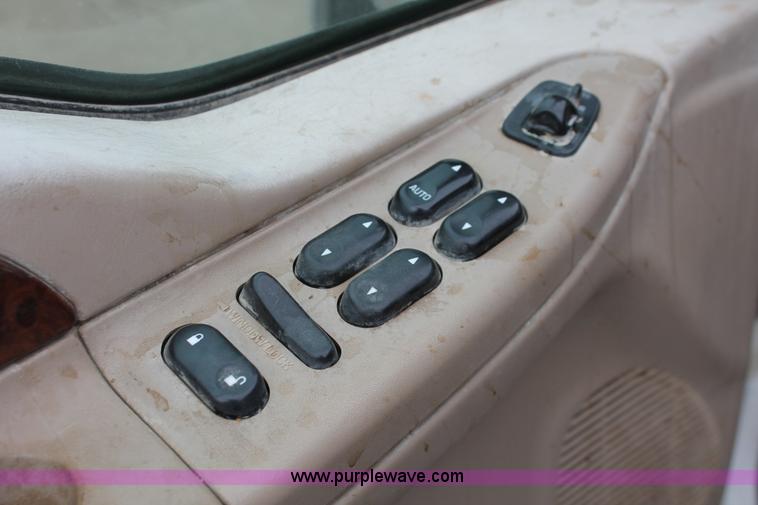 image for item H3675 2004 Ford F250 King Ranch Crew Cab pickup truck