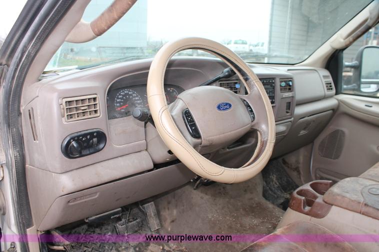 image for item H3675 2004 Ford F250 King Ranch Crew Cab pickup truck