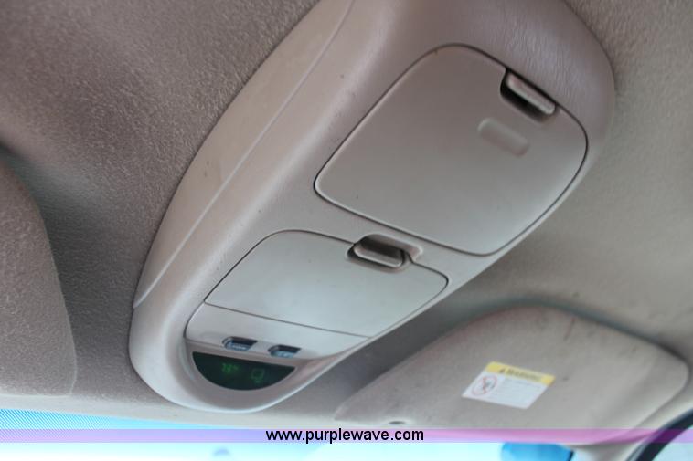 image for item H3675 2004 Ford F250 King Ranch Crew Cab pickup truck