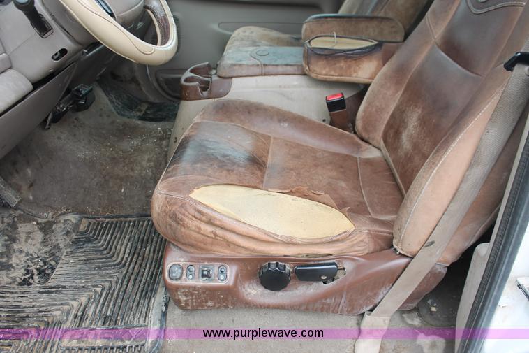 image for item H3675 2004 Ford F250 King Ranch Crew Cab pickup truck