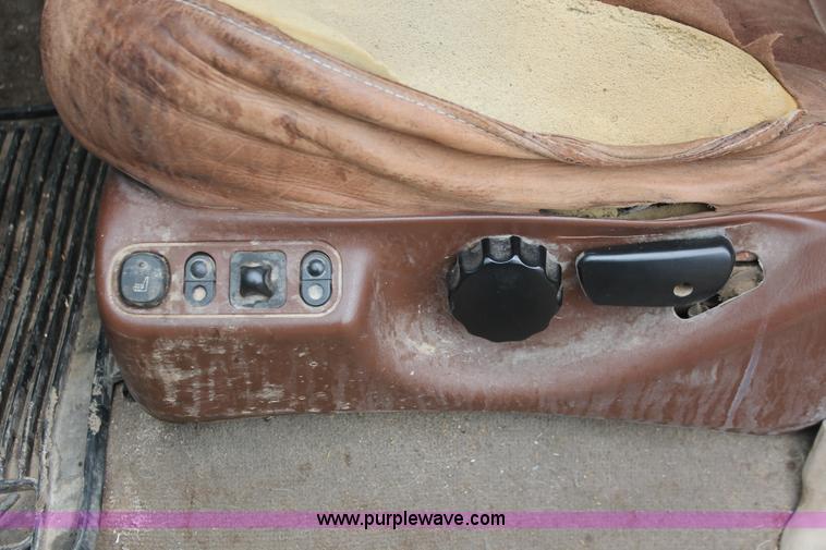 image for item H3675 2004 Ford F250 King Ranch Crew Cab pickup truck