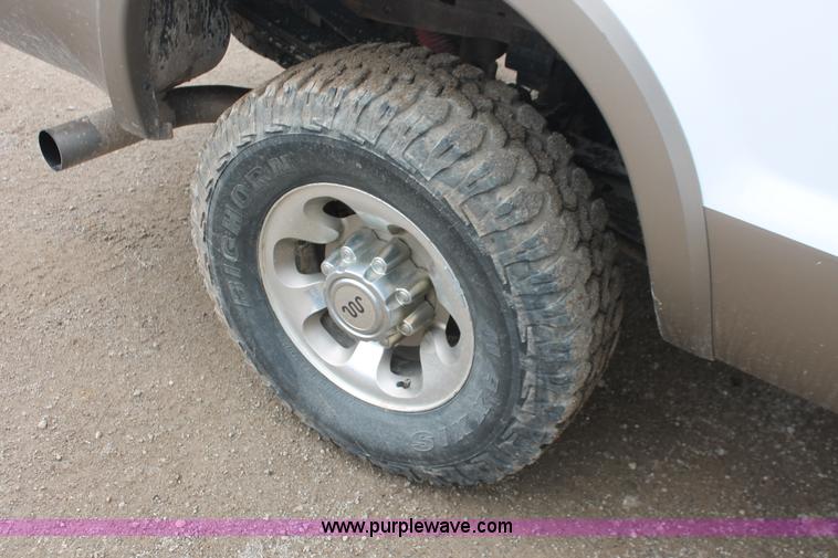 image for item H3675 2004 Ford F250 King Ranch Crew Cab pickup truck