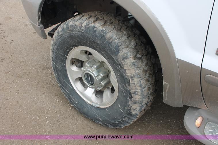 image for item H3675 2004 Ford F250 King Ranch Crew Cab pickup truck