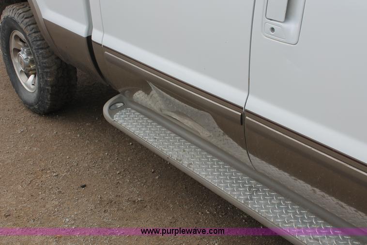 image for item H3675 2004 Ford F250 King Ranch Crew Cab pickup truck