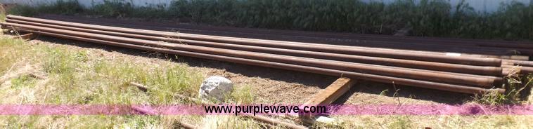 image for item H7079 (37) 2 3/8" tubing joints