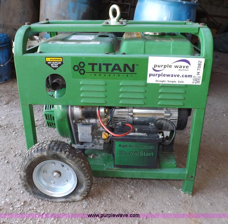 image for item H7082 Titan 7.5 kW generator