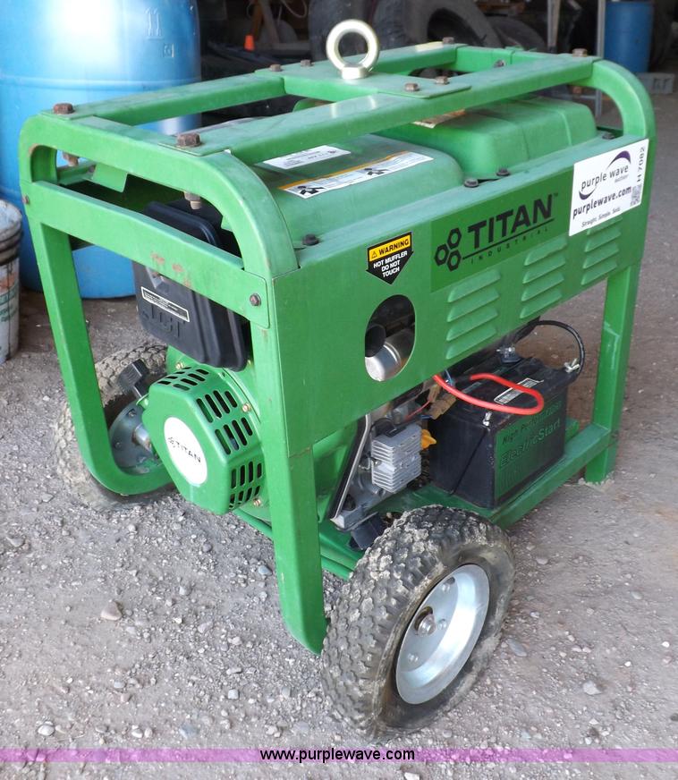 image for item H7082 Titan 7.5 kW generator