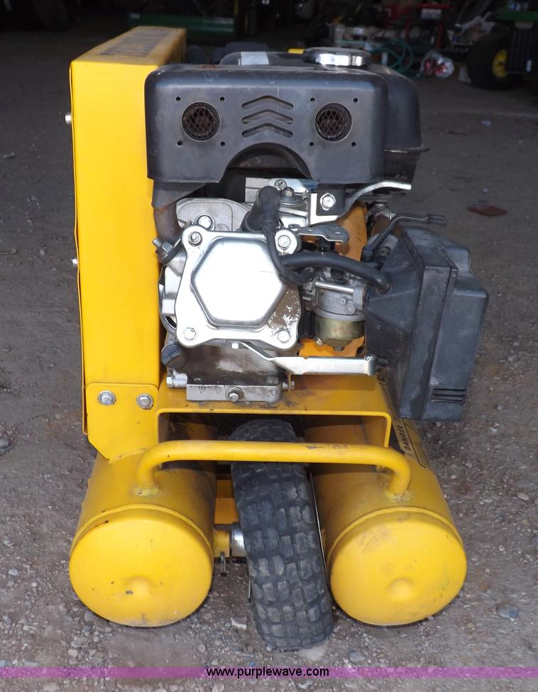 image for item H7083 Titan twin cylinder air compressor