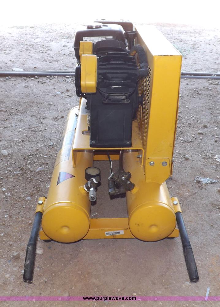 image for item H7083 Titan twin cylinder air compressor