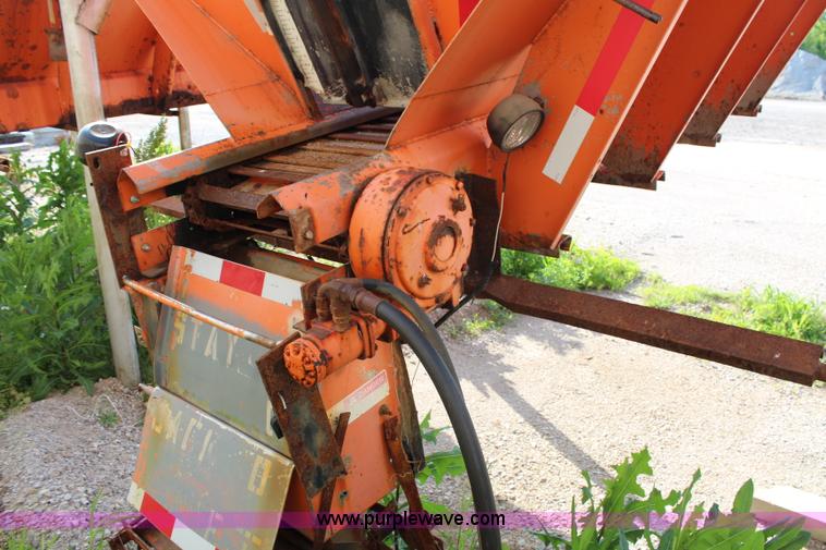 image for item X9423 Monroe stainless steel sand spreader