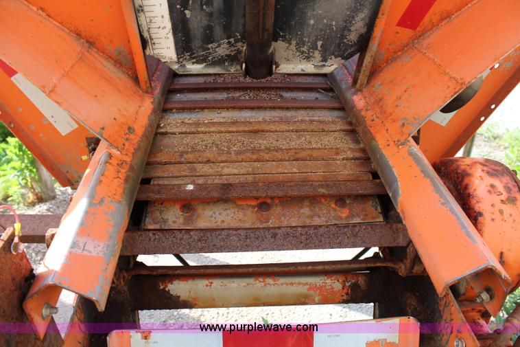 image for item X9423 Monroe stainless steel sand spreader