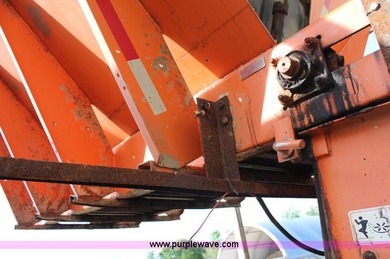 image for item X9423 Monroe stainless steel sand spreader