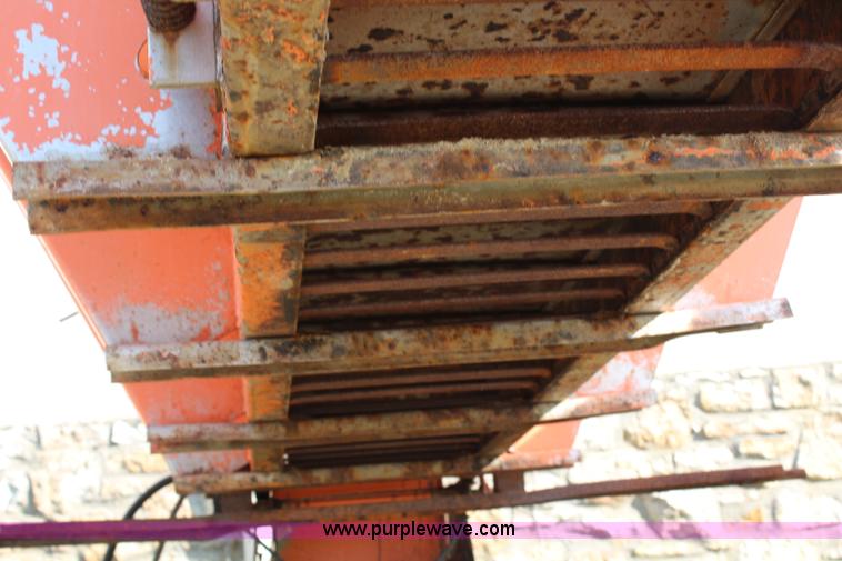 image for item X9423 Monroe stainless steel sand spreader