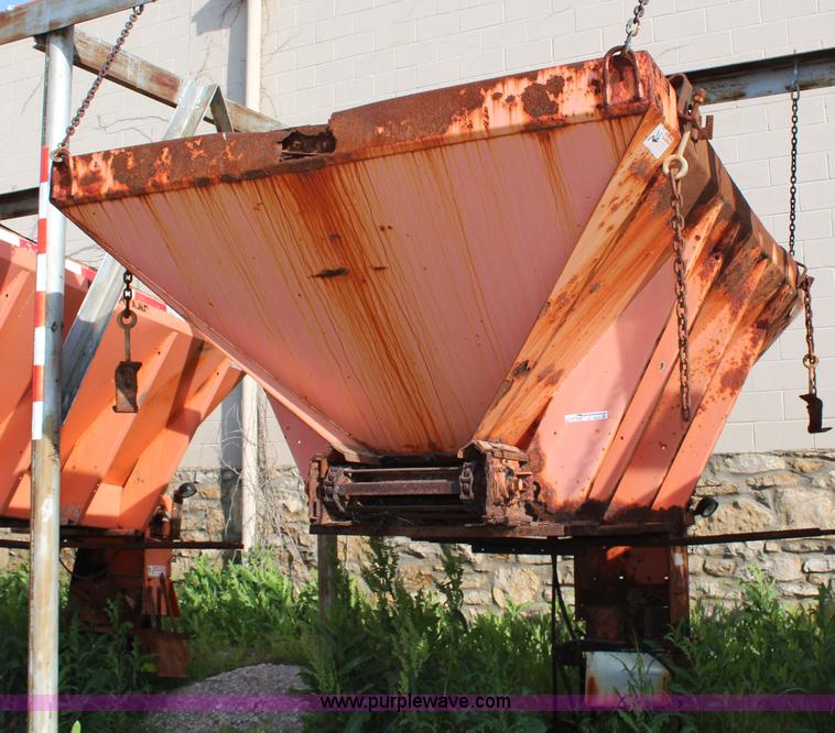 image for item X9424 Monroe sand spreader