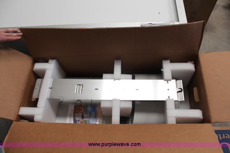 image for item X9490 (10) Fluitecnik 230 watt solar panels