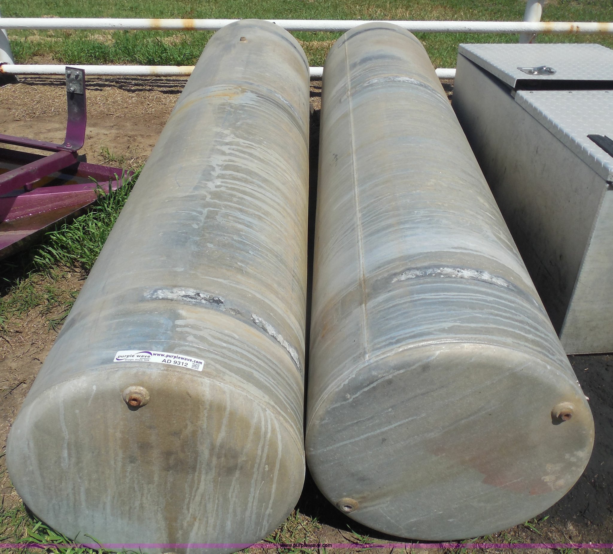 (2) WesternStar fuel tanks in Great Bend, KS Item AD9312 sold