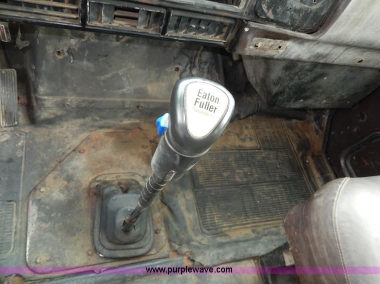 image for item D4790 1988 International F2554 barrel dump truck