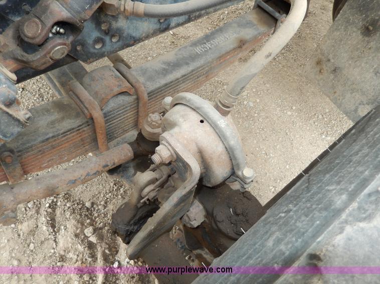 image for item D4790 1988 International F2554 barrel dump truck