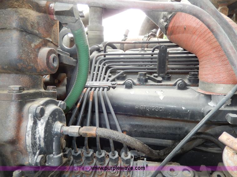 image for item D4790 1988 International F2554 barrel dump truck