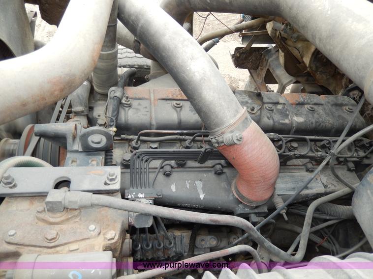 image for item D4790 1988 International F2554 barrel dump truck