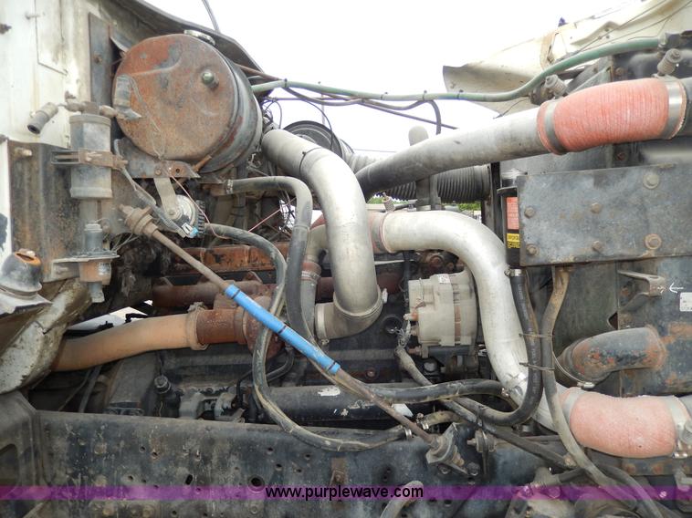 image for item D4790 1988 International F2554 barrel dump truck