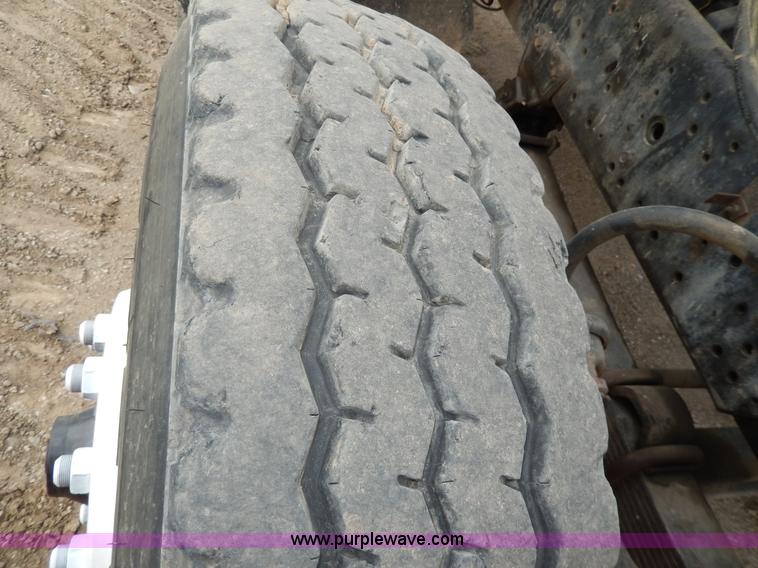 image for item D4790 1988 International F2554 barrel dump truck