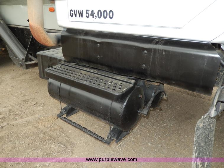 image for item D4790 1988 International F2554 barrel dump truck