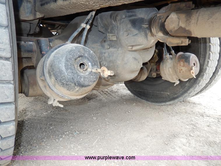 image for item D4790 1988 International F2554 barrel dump truck