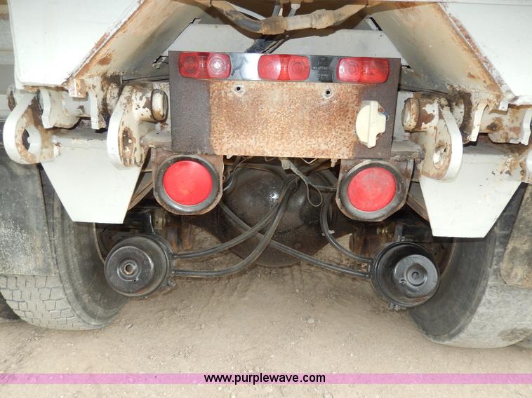 image for item D4790 1988 International F2554 barrel dump truck