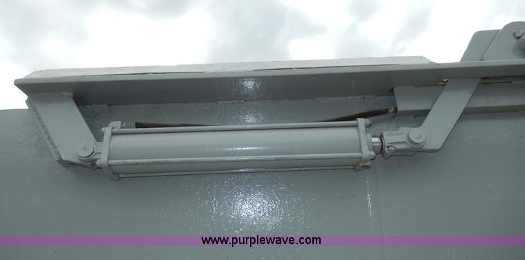 image for item D4790 1988 International F2554 barrel dump truck