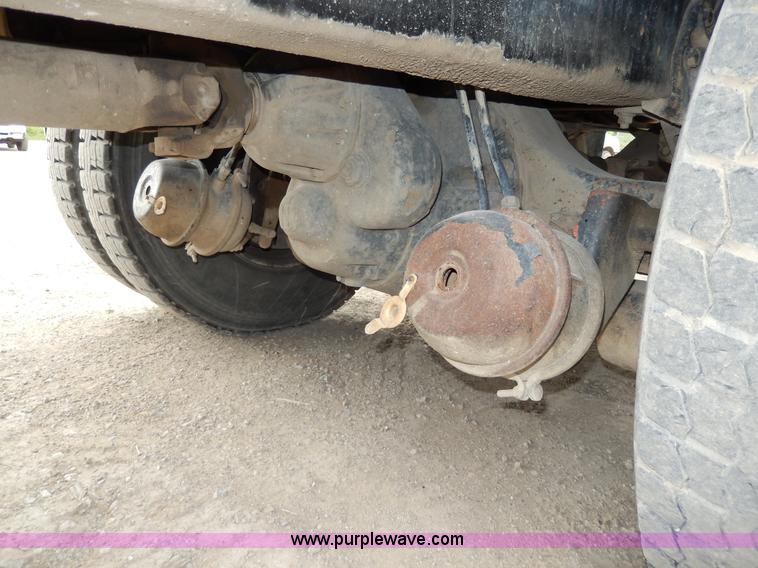 image for item D4790 1988 International F2554 barrel dump truck