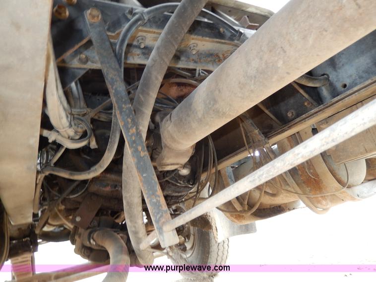 image for item D4790 1988 International F2554 barrel dump truck