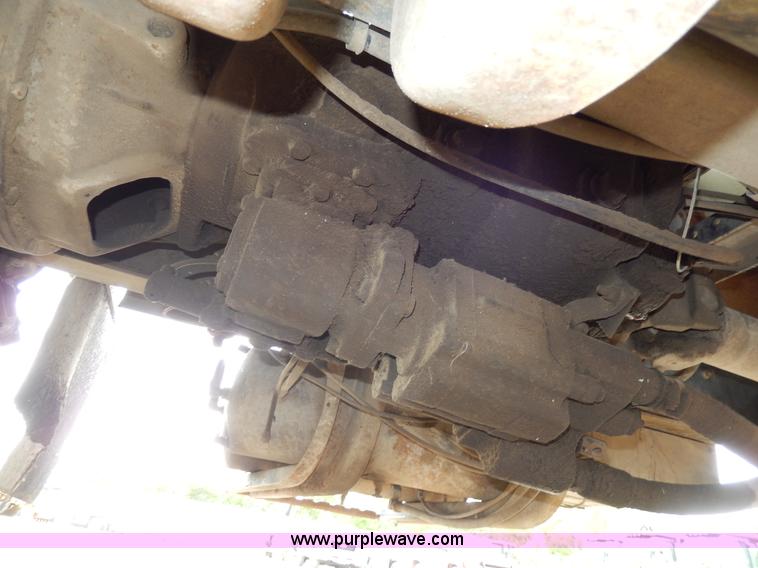 image for item D4790 1988 International F2554 barrel dump truck