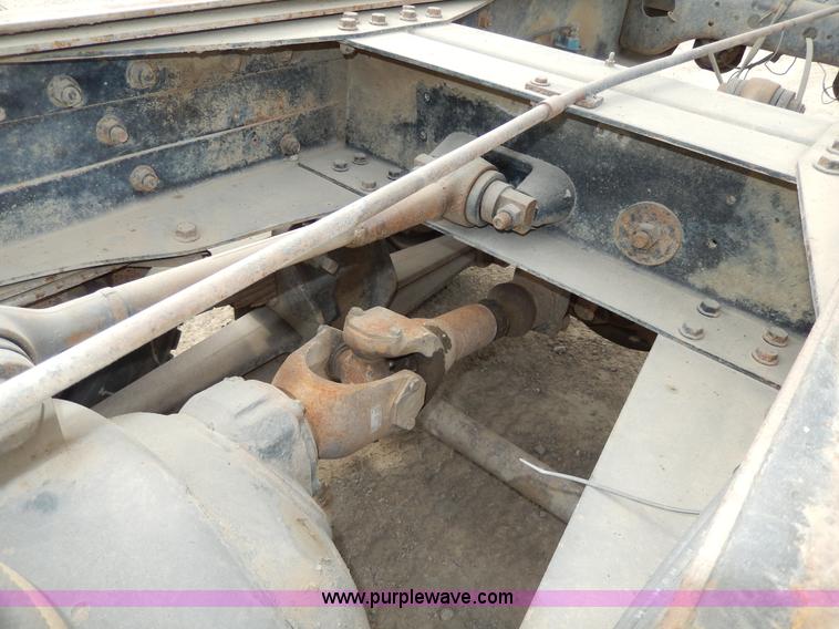 image for item D4790 1988 International F2554 barrel dump truck