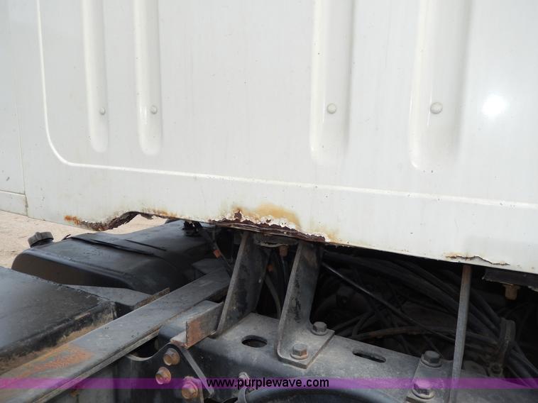 image for item D4790 1988 International F2554 barrel dump truck