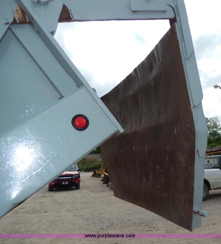 image for item D4790 1988 International F2554 barrel dump truck