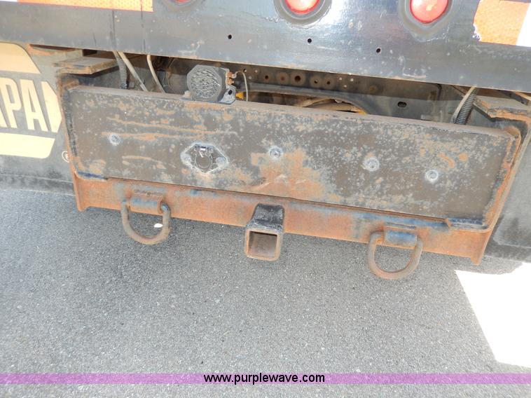 image for item D8074 1994 Ford F700 flatbed truck