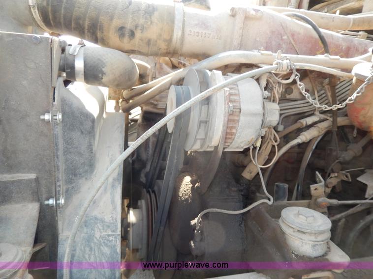 image for item D8076 1986 Mack utility crane truck