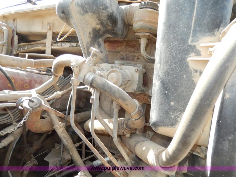 image for item D8076 1986 Mack utility crane truck